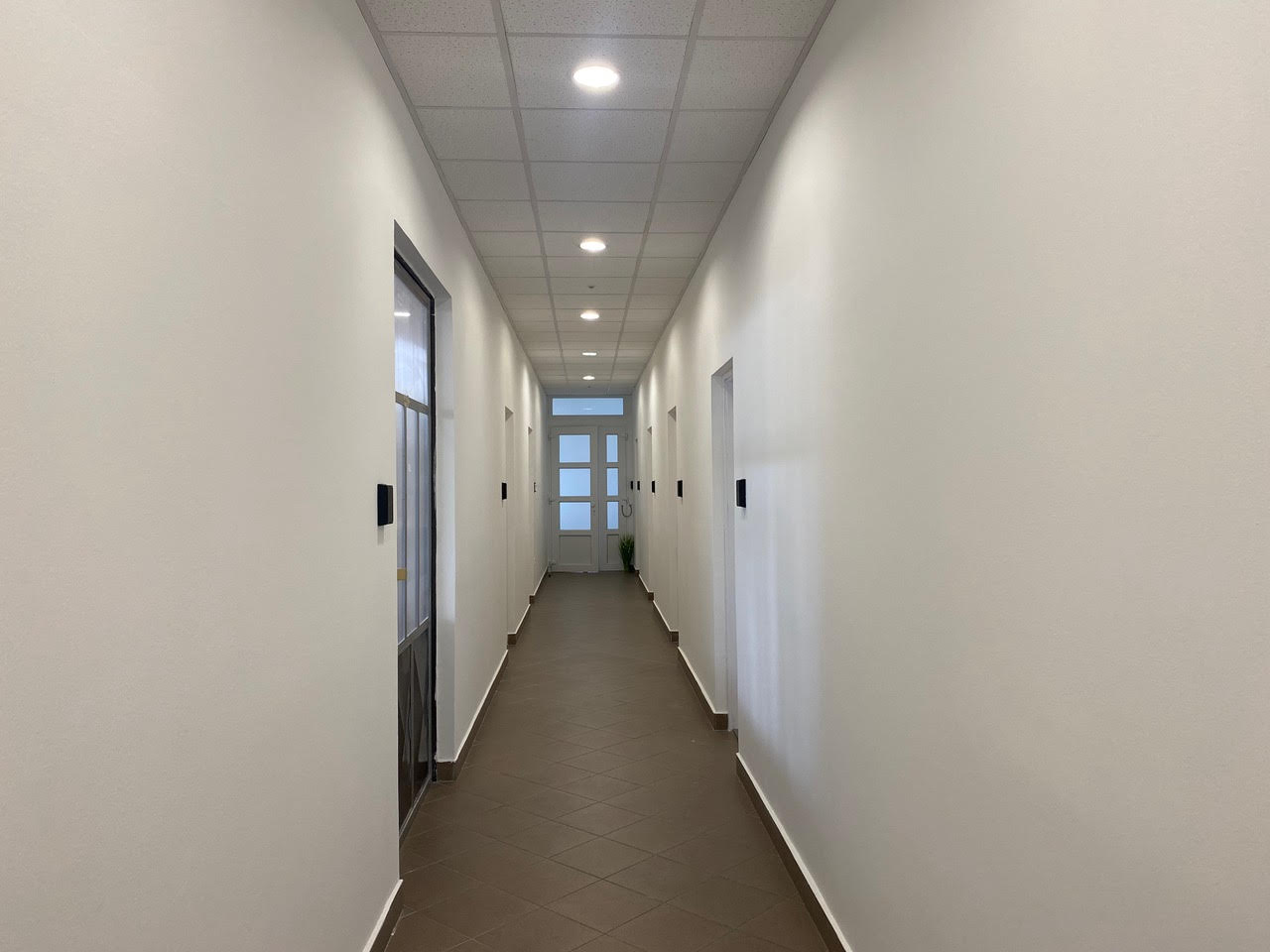 Emelet hosszú folyosó